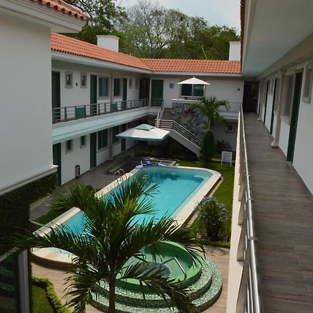Hotel Villa Magna Poza Rica エクステリア 写真