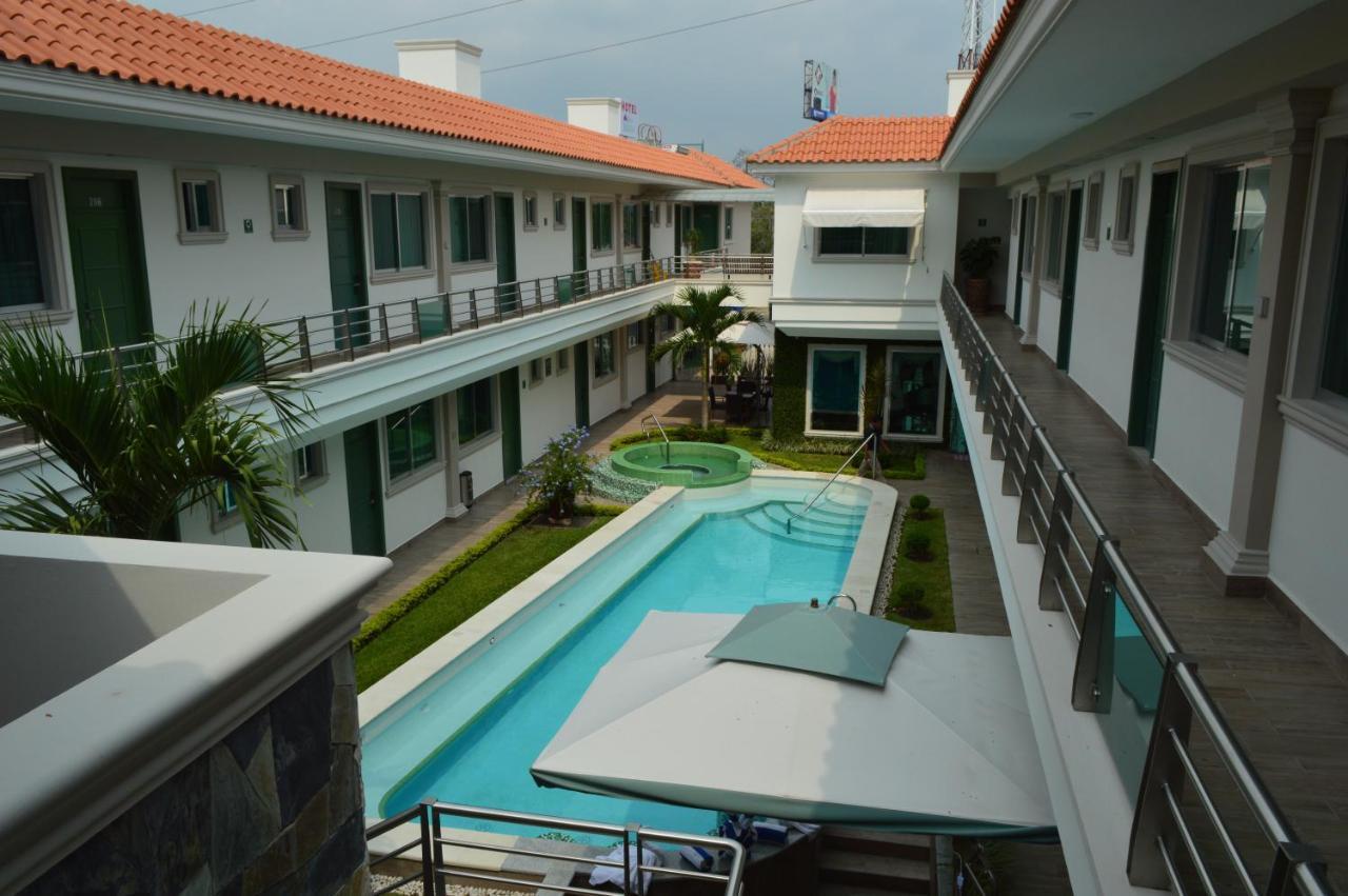 Hotel Villa Magna Poza Rica エクステリア 写真