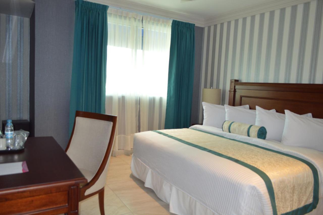 Hotel Villa Magna Poza Rica エクステリア 写真