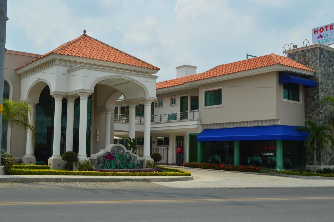 Hotel Villa Magna Poza Rica エクステリア 写真